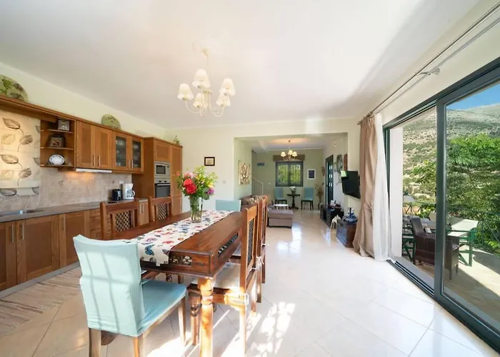 Hara Hébergement de vacances Agia Efimia